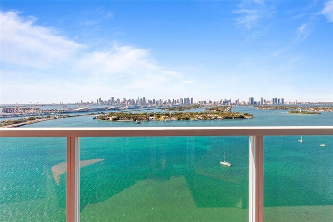 Building Photo - 650 West Ave Unit 2907