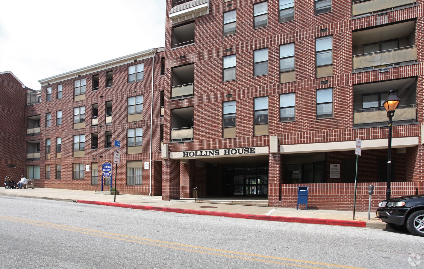 Photo - Hollins House