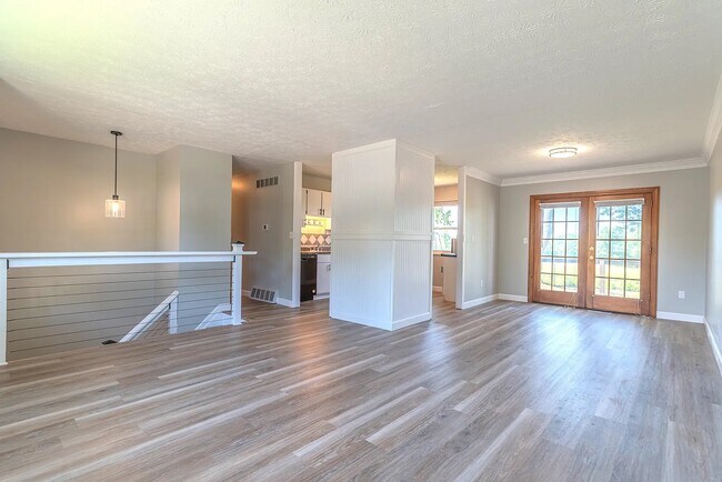 Photo - 1047 Alpine Ct House