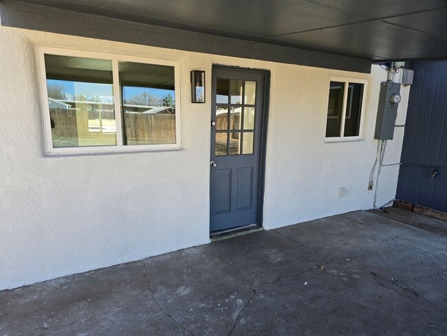 Photo - 4811 Comanche Rd NE