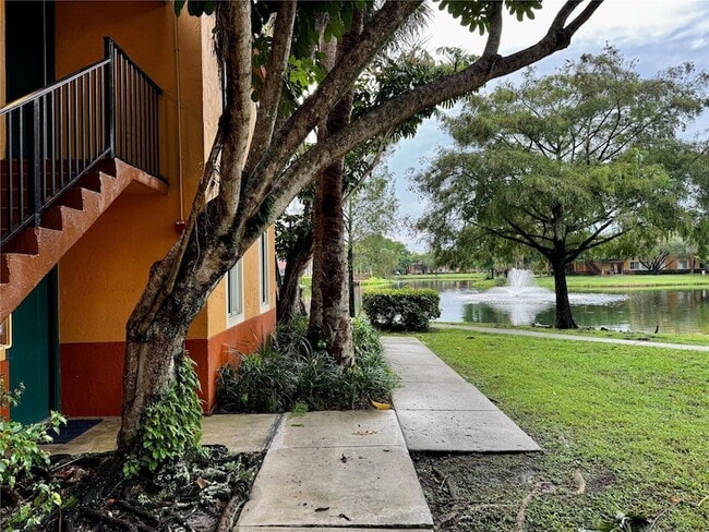 10717 Cleary Blvd Unit 211