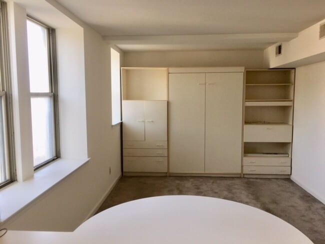 Photo - Château Living in this Dupont Circle Delig... Unidad 503