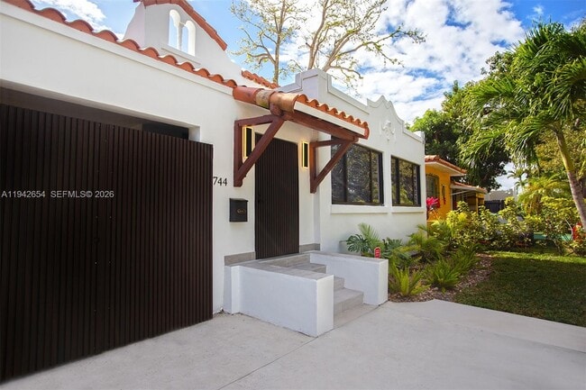 Photo - 1744 SW 22nd Terrace