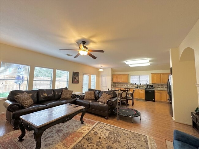 Photo - 2211 Winding Hollow Dr