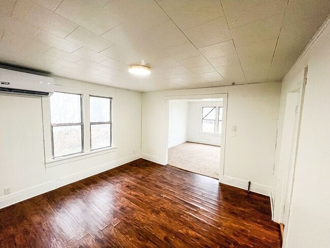 Photo - 120 E Maple St