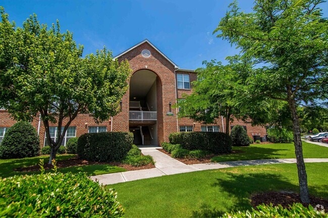 Building Photo - Reserve at Forest Hills Rental