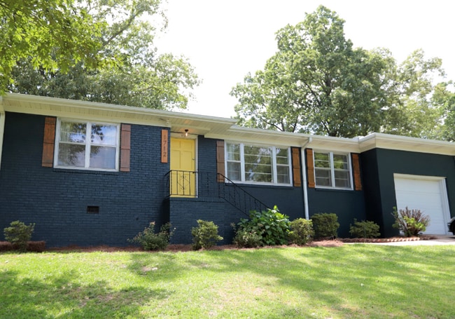Building Photo - 1712 Oak St NW Rental