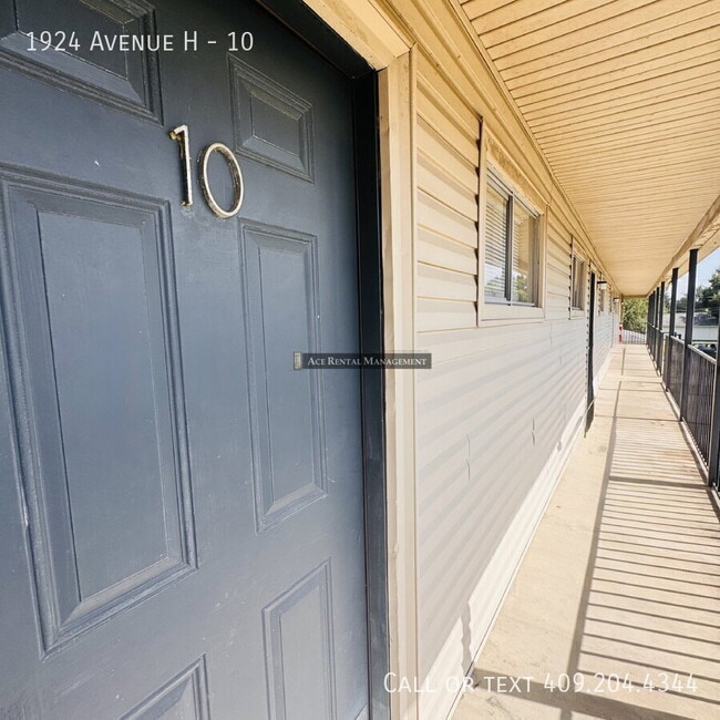 1924 Avenue H Unit 10