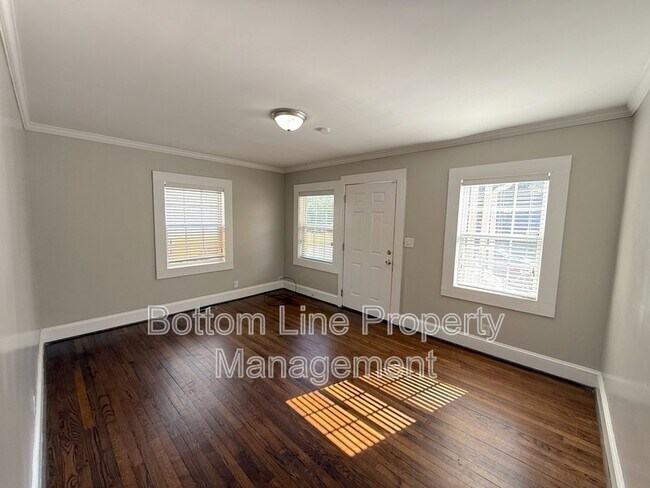 Photo - 1823 Union St