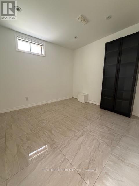 Photo - 366 Waratah Ave