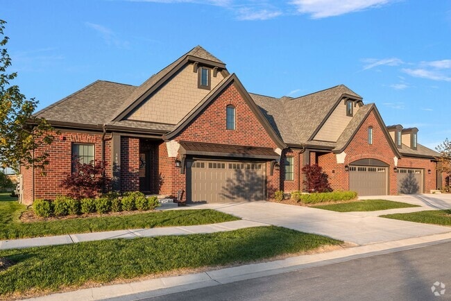 Building Photo - 3 Bedroom 3 Bath Townhome with First Floor... Unit 7203