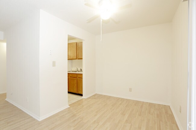 2 Bedroom - Wood Laminate - Dining Room
