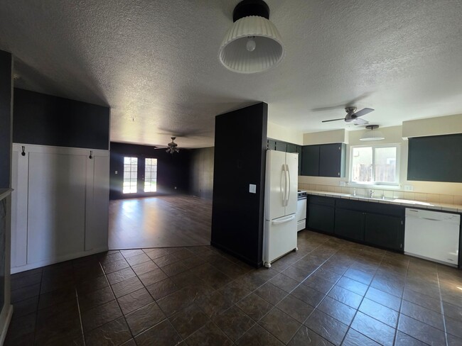 Photo - 3 Bedroom 2 Bathroom in Tulare Coming Soon!!