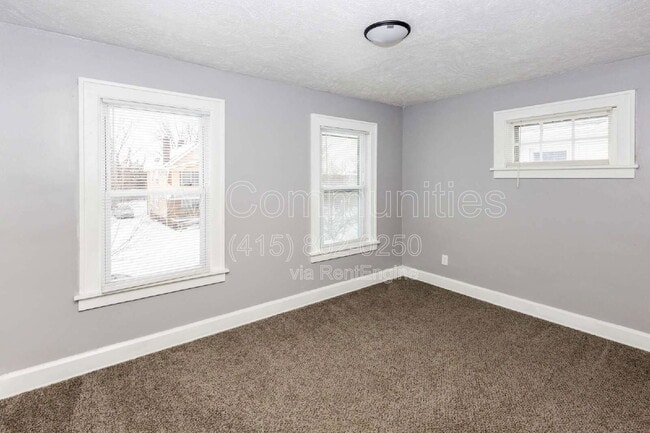 Photo - 1561 E 204th St