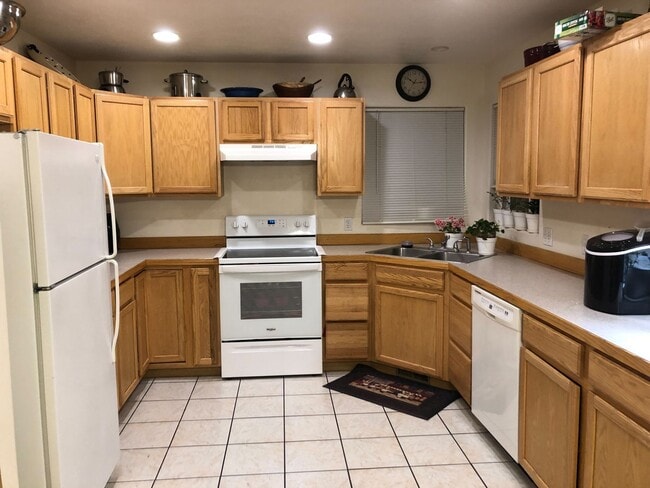Photo - 170 Latigo Dr