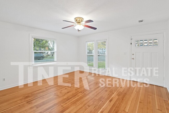 Photo - 143 Earl Ave