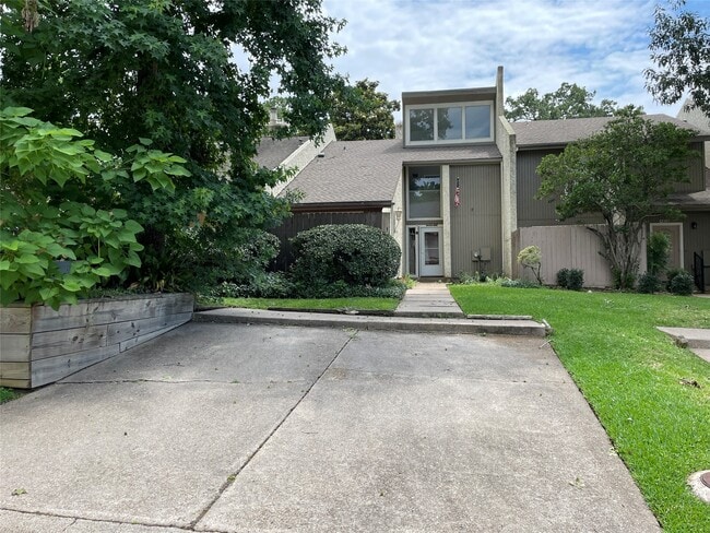 Photo - 12315 Glenview Dr