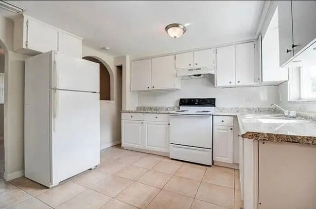 Photo - 9311 Loras St Unit B