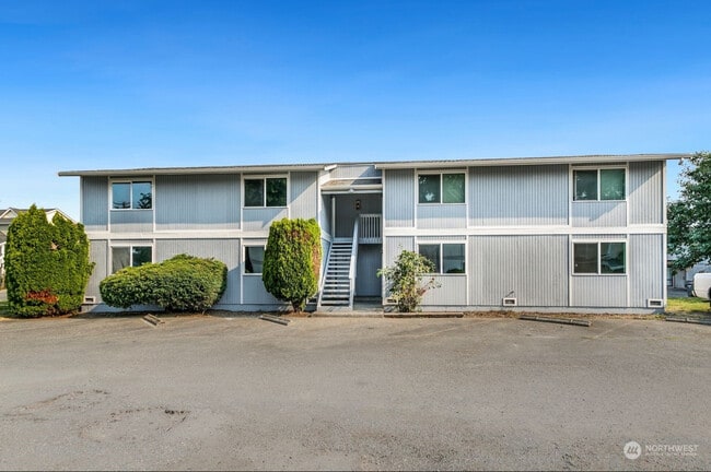 2302 I St NE Unit 2