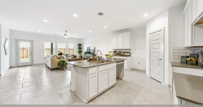Photo - 8043 House bank Ln
