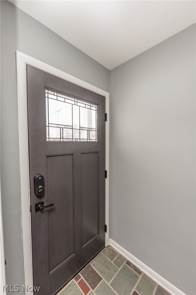 Photo - 2539 Warrensville Center Rd Unidad Down