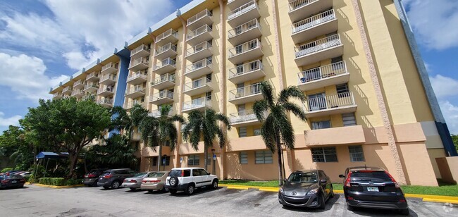 Building Photo - 801 NW 47th Ave Unit 118W Rental