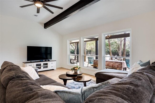 Photo - 137 W Oak Dr