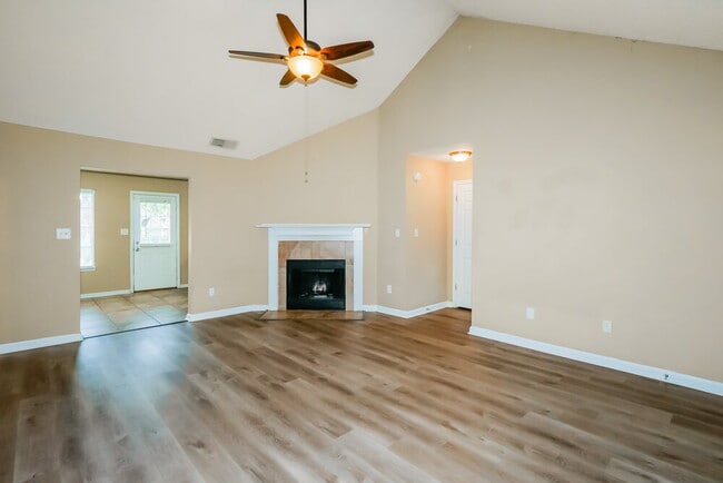 Photo - 6916 Fox Briar Cove