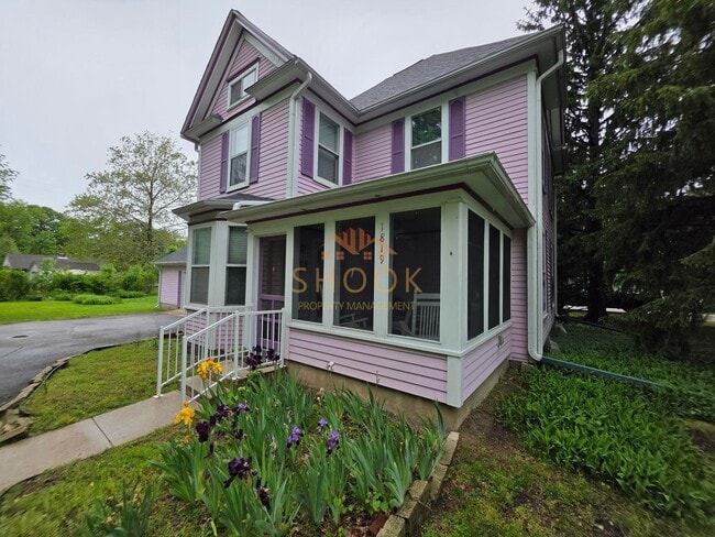 Photo - Well-Maintained Historic 4 BR Home Close to Campus! Lawn Mowing Included!