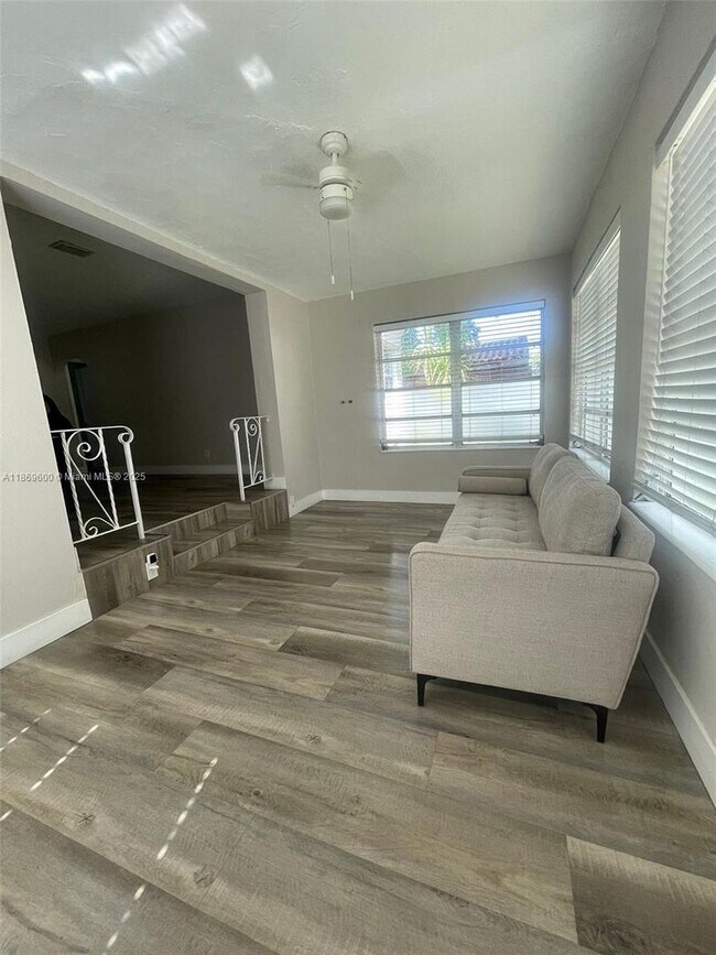 Photo - 2111 Adams St