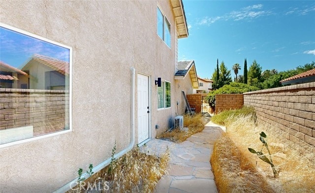 Building Photo - 5637 Redwood Ave