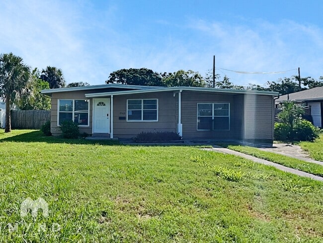 Photo - 7563 Meadowlawn Dr N
