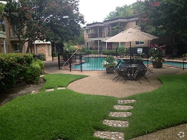 Building Photo - BEAUTIFUL HOME. UTILITIES INCLUDED!!!! Unit 227F
