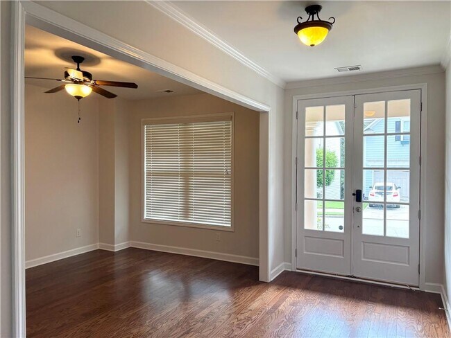 Photo - 204 Providence Ln