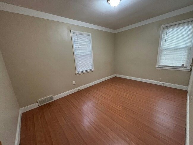 Photo - 920 E Mapledale Ave