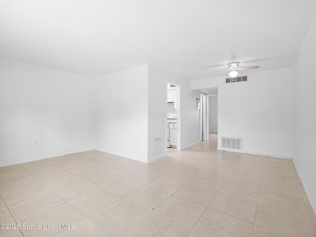 Photo - 89 NW Irwin Ave Unit 3
