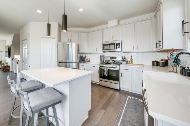 Photo - 3S528 Cambridge Ct