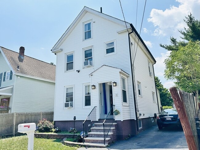 Building Photo - 39 Richardson St Rental