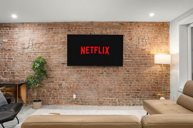 Photo - 4268 QC-335 Unit ID1257028P