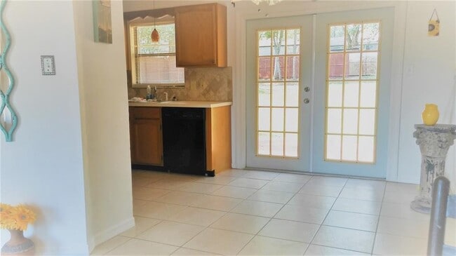 Photo - 222 Clara Vista St