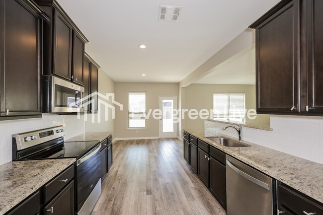 Photo - 1527 Mackinac Dr