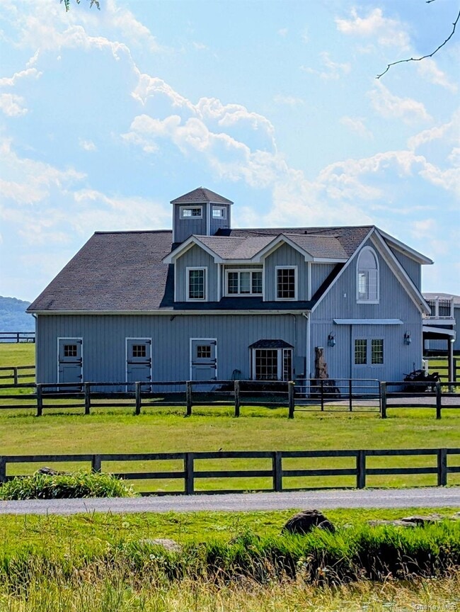 Building Photo - 139 Fox Hill Rd