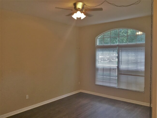 Photo - 1309 Kintla Rd