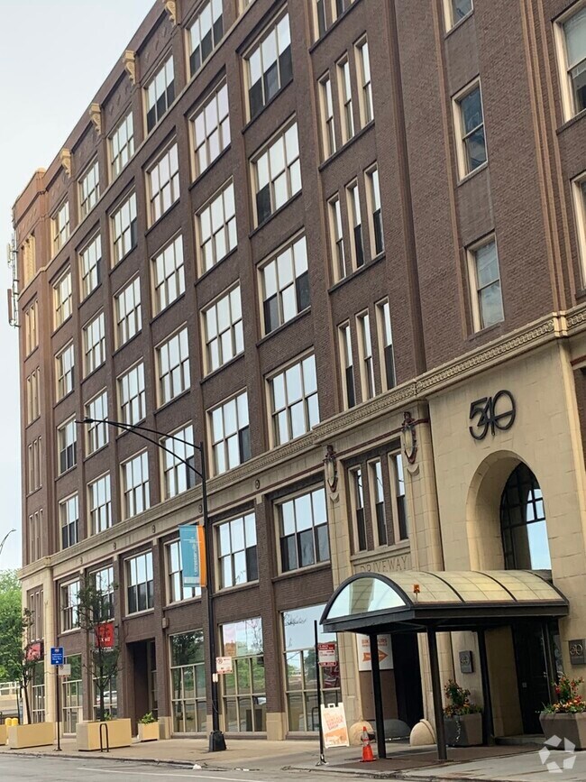 Building Photo - 540 N Lake Shore Dr Unit 314 Rental