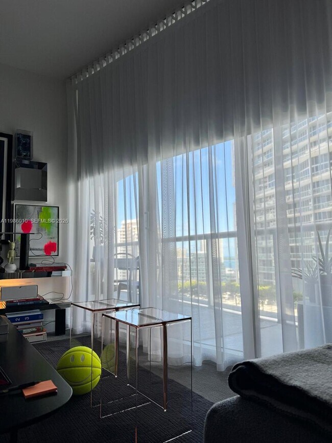Photo - 475 Brickell Ave Unidad 1711