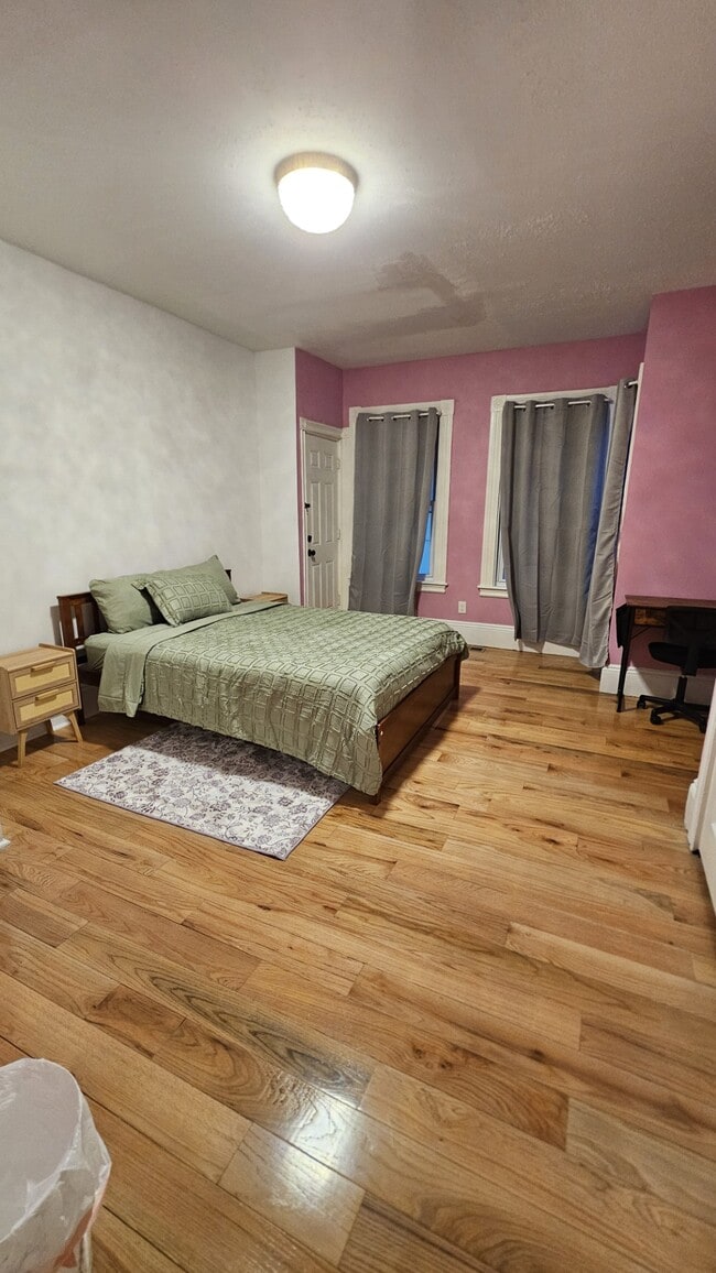 Building Photo - 14 Lawton Ave Unit 2 BD