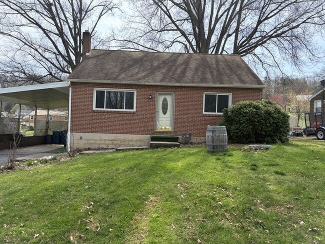 Photo - 741 York St