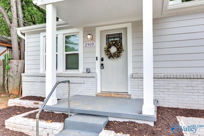 Photo - 2910 Wilson Dr NW