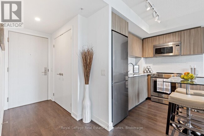 Photo - 30 Samuel Wood Wy Unit 1403