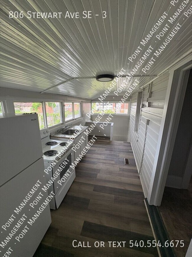 Photo - 806 Stewart Ave SE Unit 3